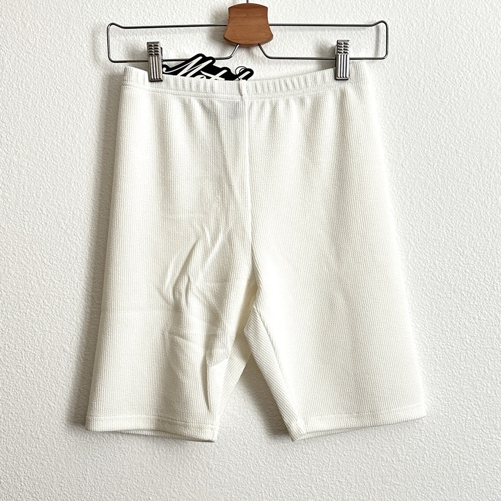 Motel Rocks White Mini Ribbed High-Rise Biker Shorts Size M